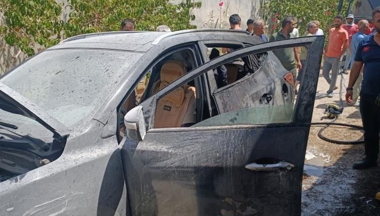 Van’da park halindeki otomobil yandı vanda park halindeki otomobil yandi GT1GhFWH