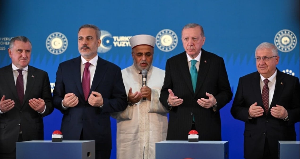 ali erbas son gun duaya yardimcisini gonderdi E2gAapZ8