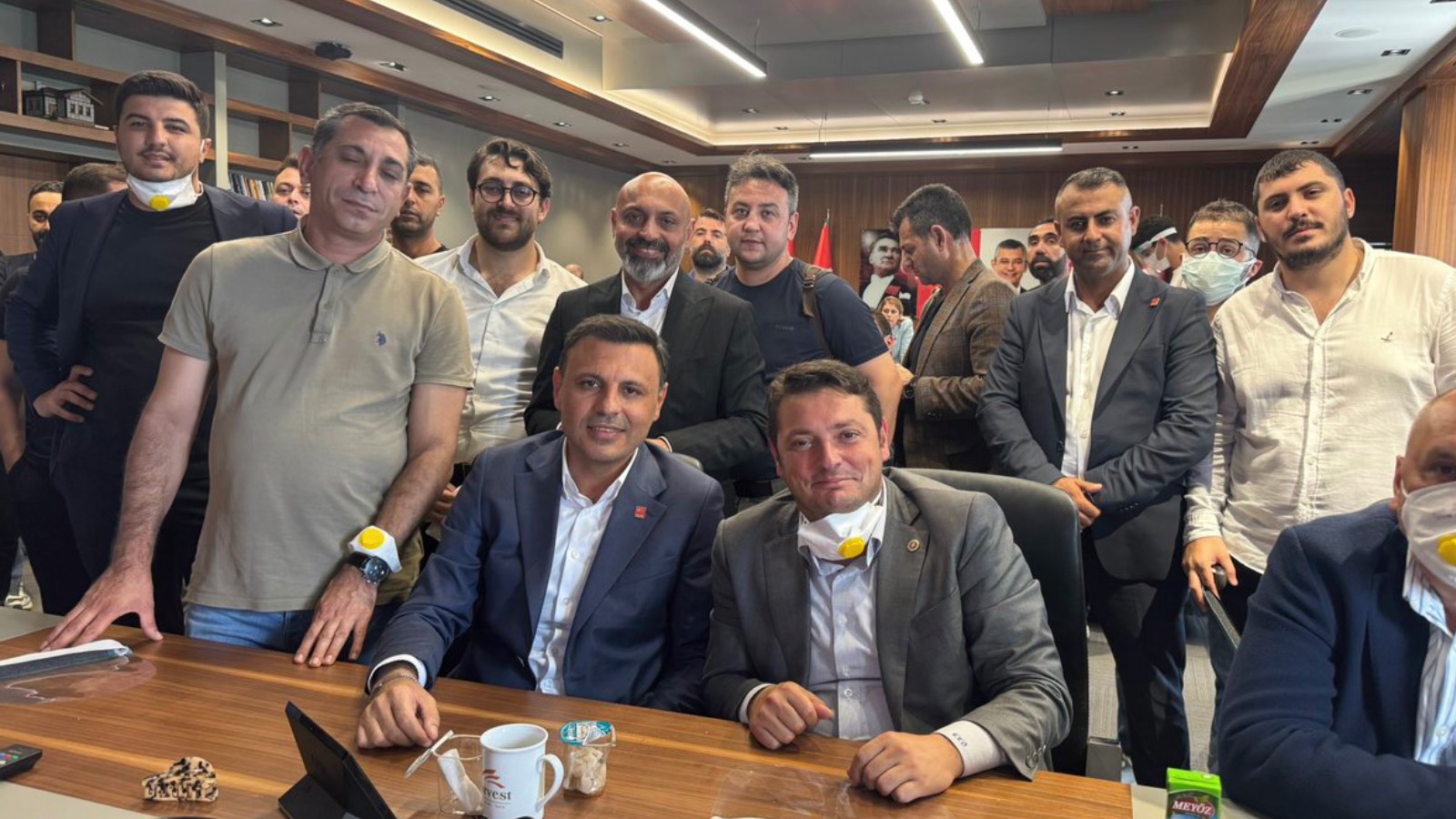 chplilerden istanbul il baskanligi binasinda ozgur celik ile fotografli paylasim cGY9KKMM