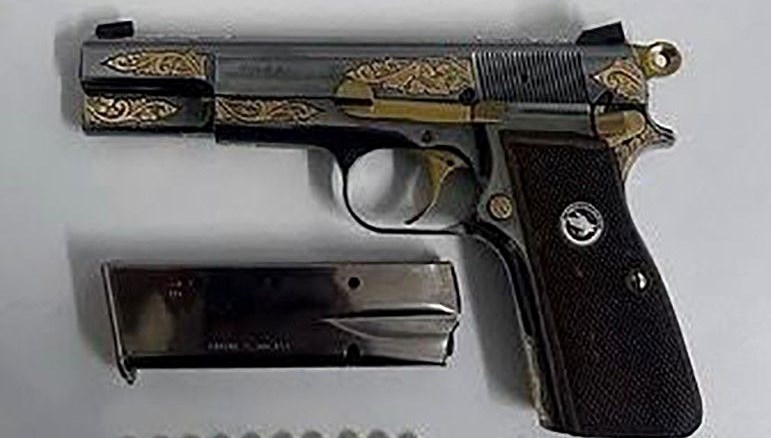 ispartada ruhsatsiz tabanca ve uyusturucu ele gecirildi kZQJOl7f