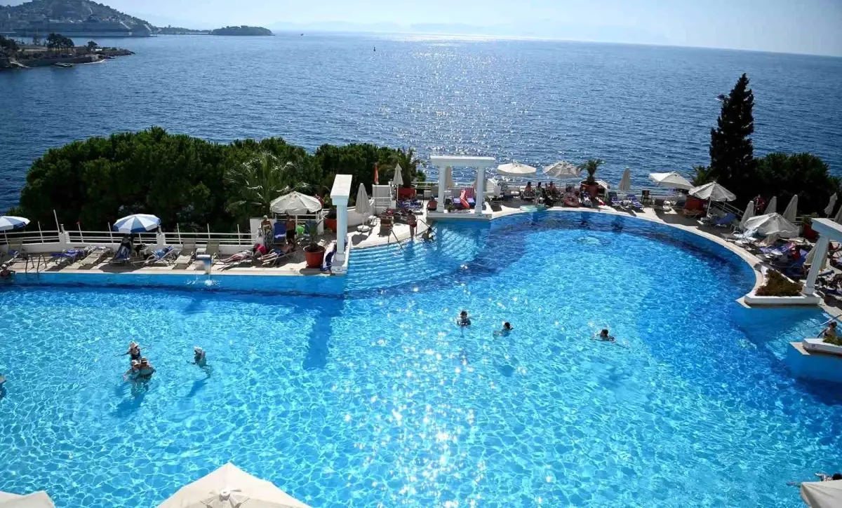 kusadasi belediye baskani omer gunel birlikte gucluyuz turizmcilerimizin yanindayiz lmqr5ByC