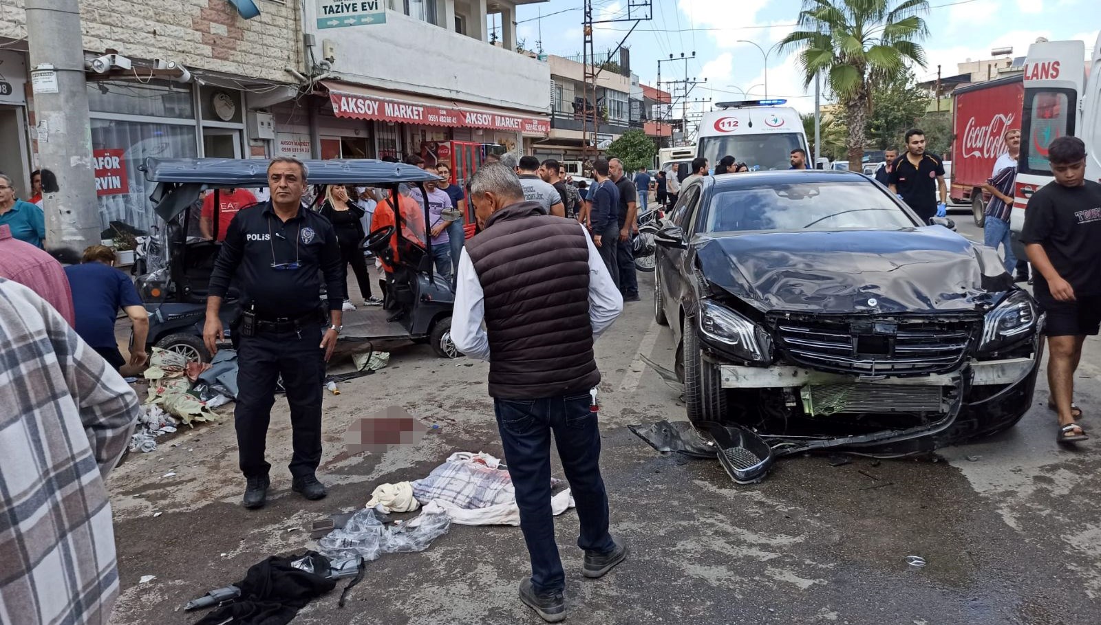 otomobil ile golf araci carpisti uc yarali SIxRveVO.jpg