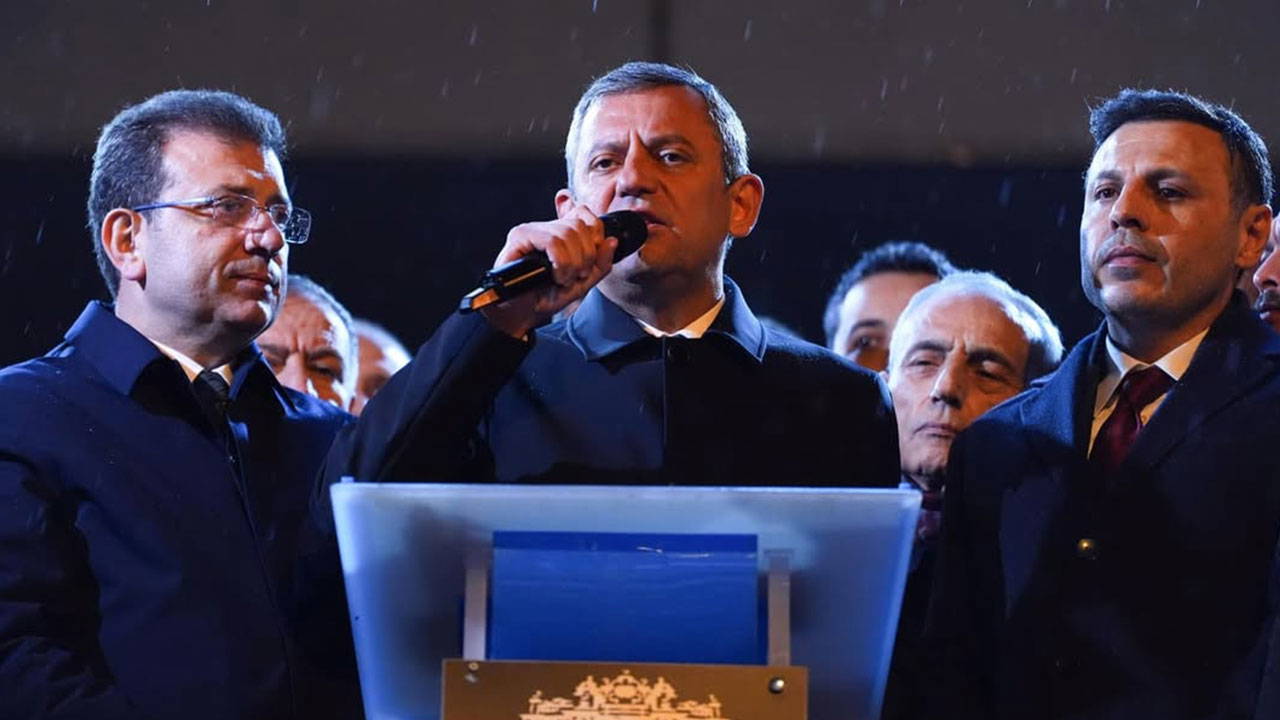 ozgur ozel ve ekrem imamoglunun mesaji istanbulda okundu milletin vermedigi mesruiyeti anlU53gP