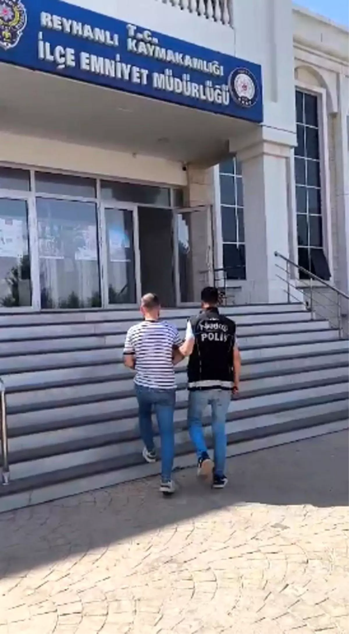 reyhanlida uyusturucu saticisi tutuklandi BGiYjB6W