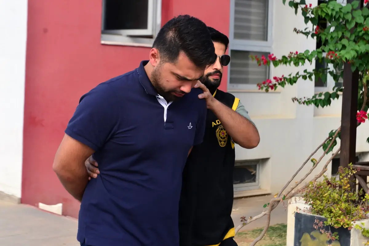 sokakta olu bulunan oto galericinin oglu tutuklandi BAWOBKk9.jpg