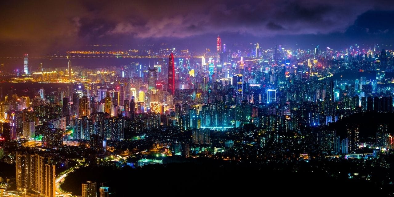 Gökdelenlerin Gölgesinde Yeni Bir Meslek Doğdu: Aktarma Kuryeleri