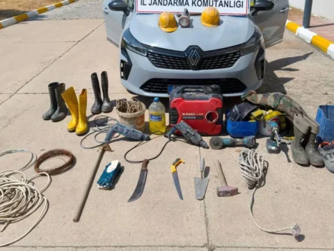 35 metrelik tunelde kacak kazi yapan 5 supheli yakalandi Ut7UgVM3