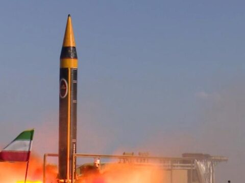 Iran devrim muhafizlari korfez ulkelerinin altyapi tesislerini vurmakla tehdit etti T4IHTXHF